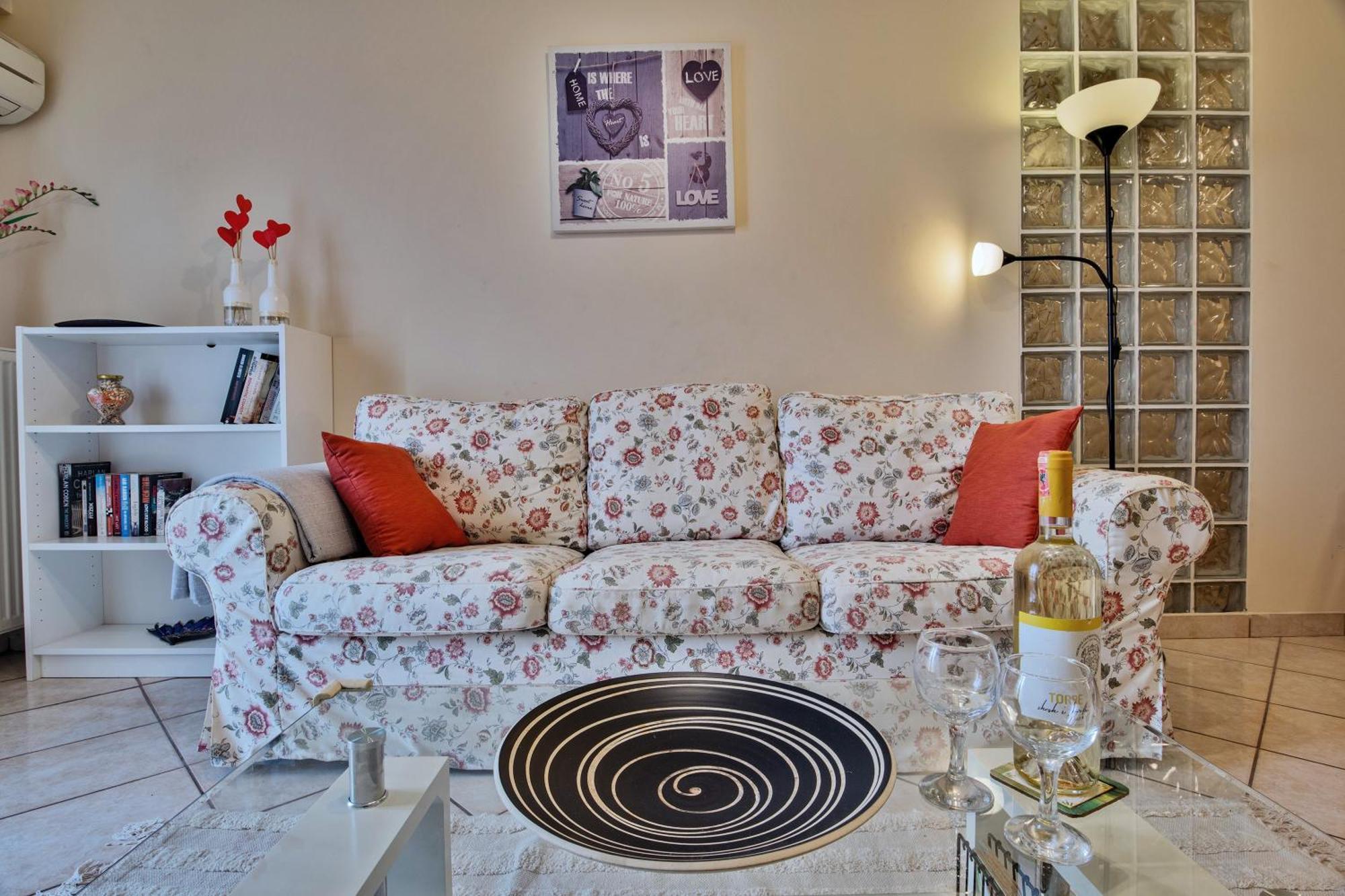 House Of Velenia - 2 Bedroom Apartment Near Old Town, Airport And Bus Station Korfu Dış mekan fotoğraf