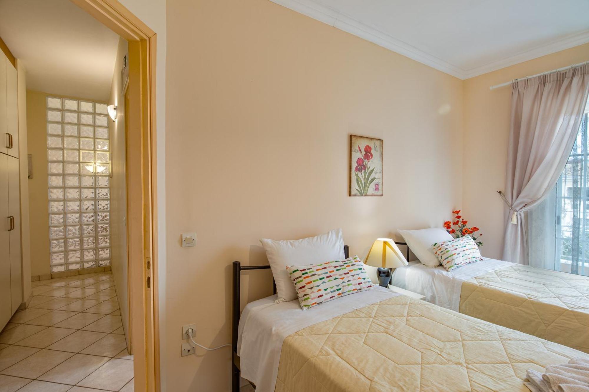 House Of Velenia - 2 Bedroom Apartment Near Old Town, Airport And Bus Station Korfu Dış mekan fotoğraf