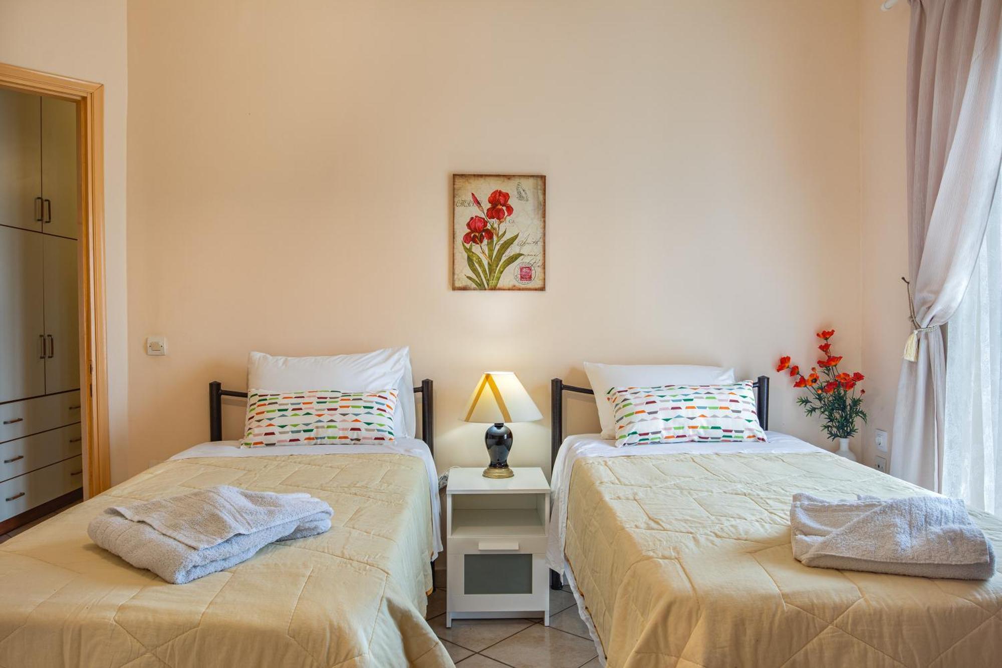 House Of Velenia - 2 Bedroom Apartment Near Old Town, Airport And Bus Station Korfu Dış mekan fotoğraf