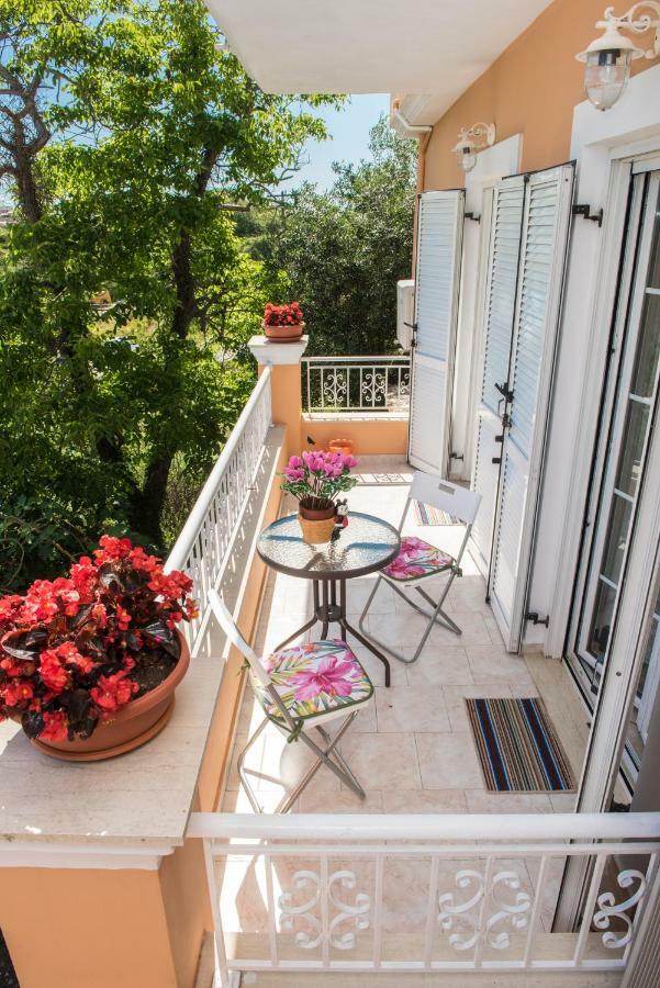 House Of Velenia - 2 Bedroom Apartment Near Old Town, Airport And Bus Station Korfu Dış mekan fotoğraf